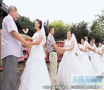 再婚老夫妻離婚，妻子索要精神損害賠償